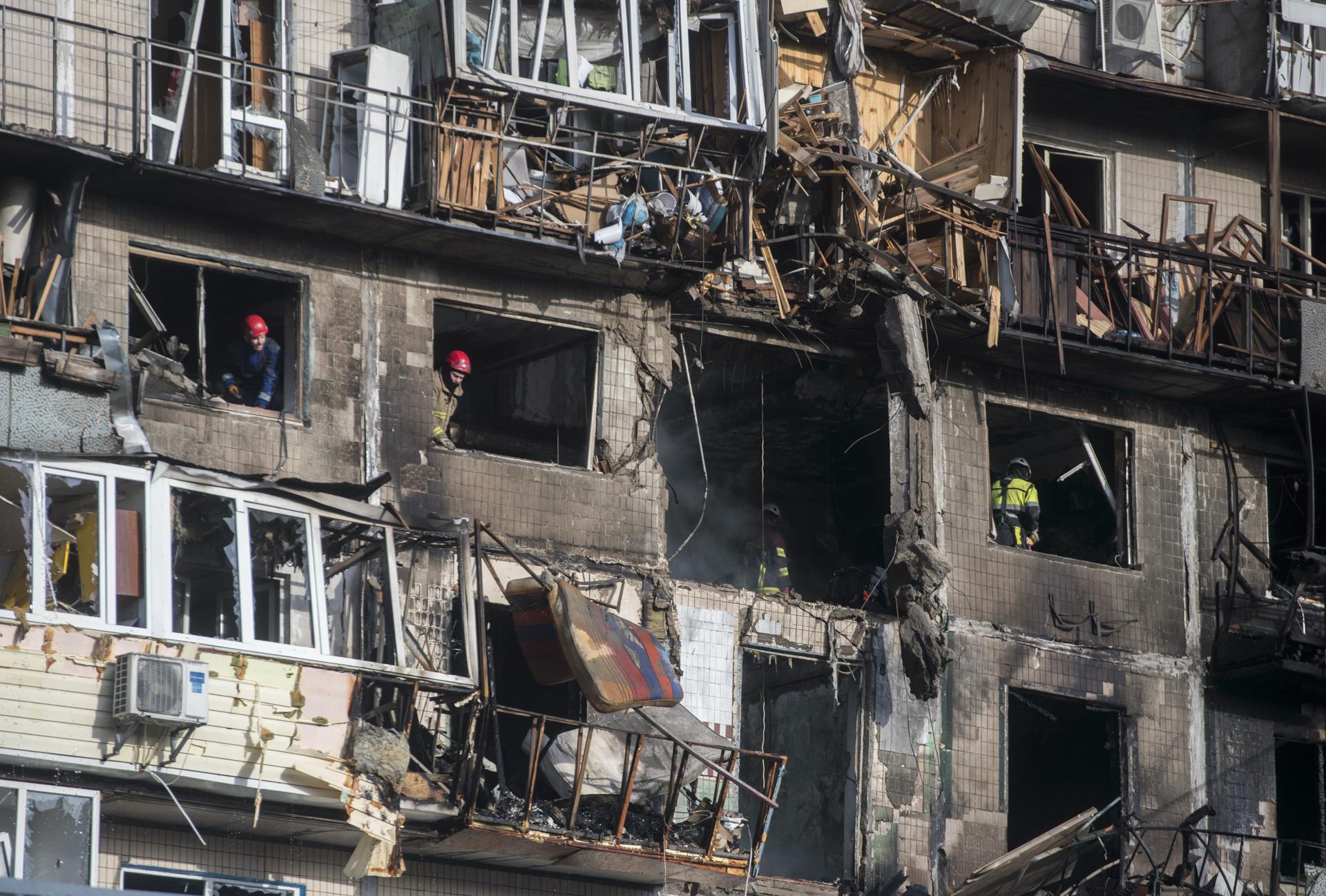 Cuatro muertos en un ataque masivo ruso contra Kiev